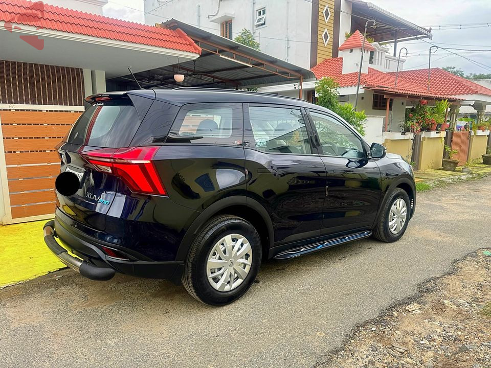 2023 Mahindra XUV700 MX Diesel 5-Seater – Like New