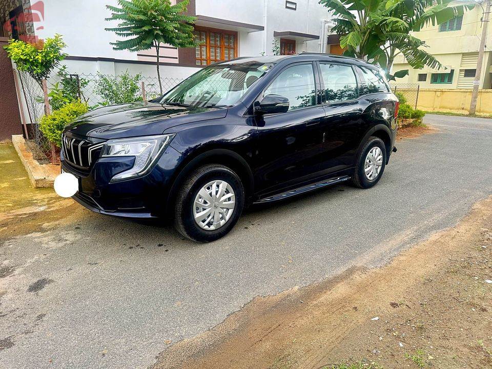 2023 Mahindra XUV700 MX Diesel 5-Seater – Like New