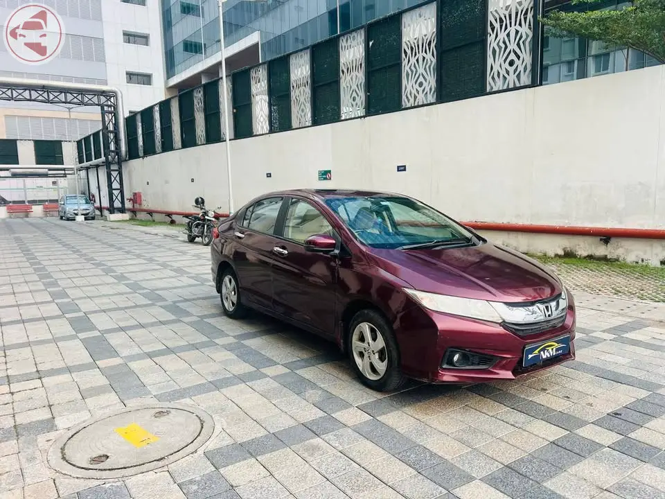 2016 Honda City VX CVT – Automatic, Second Owner, Brand New Condition