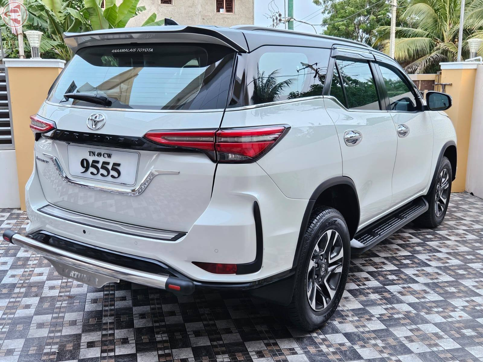 Toyota Fortuner Legender 4×2 Automatic 2021 – Loaded with Features, Single Owner