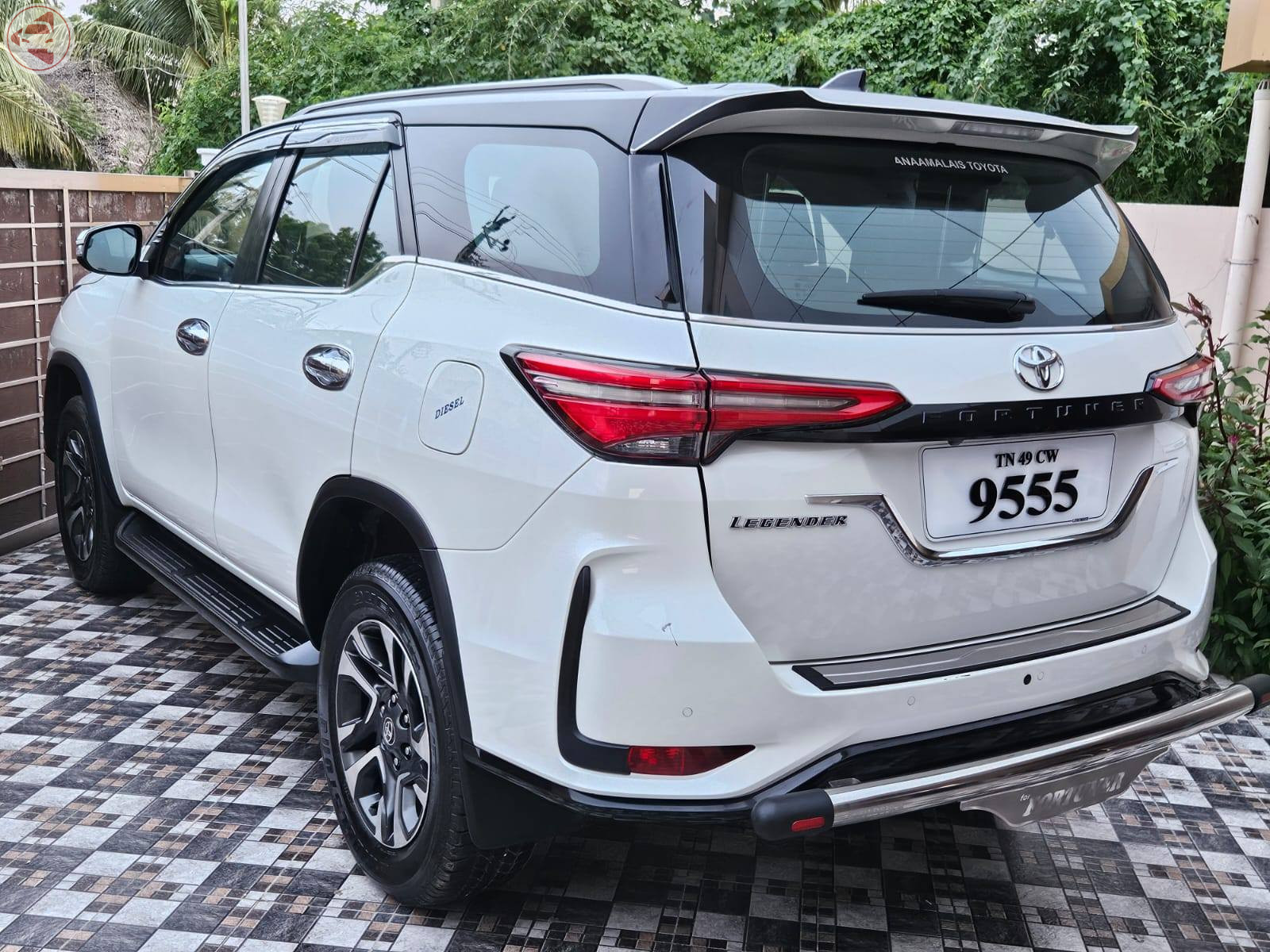 Toyota Fortuner Legender 4×2 Automatic 2021 – Loaded with Features, Single Owner