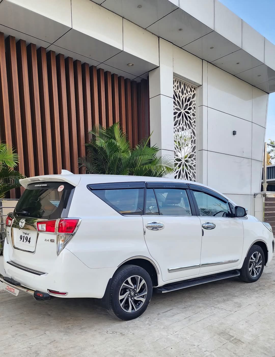 Toyota Innova Cresta 2022 – GX Plus Automatic