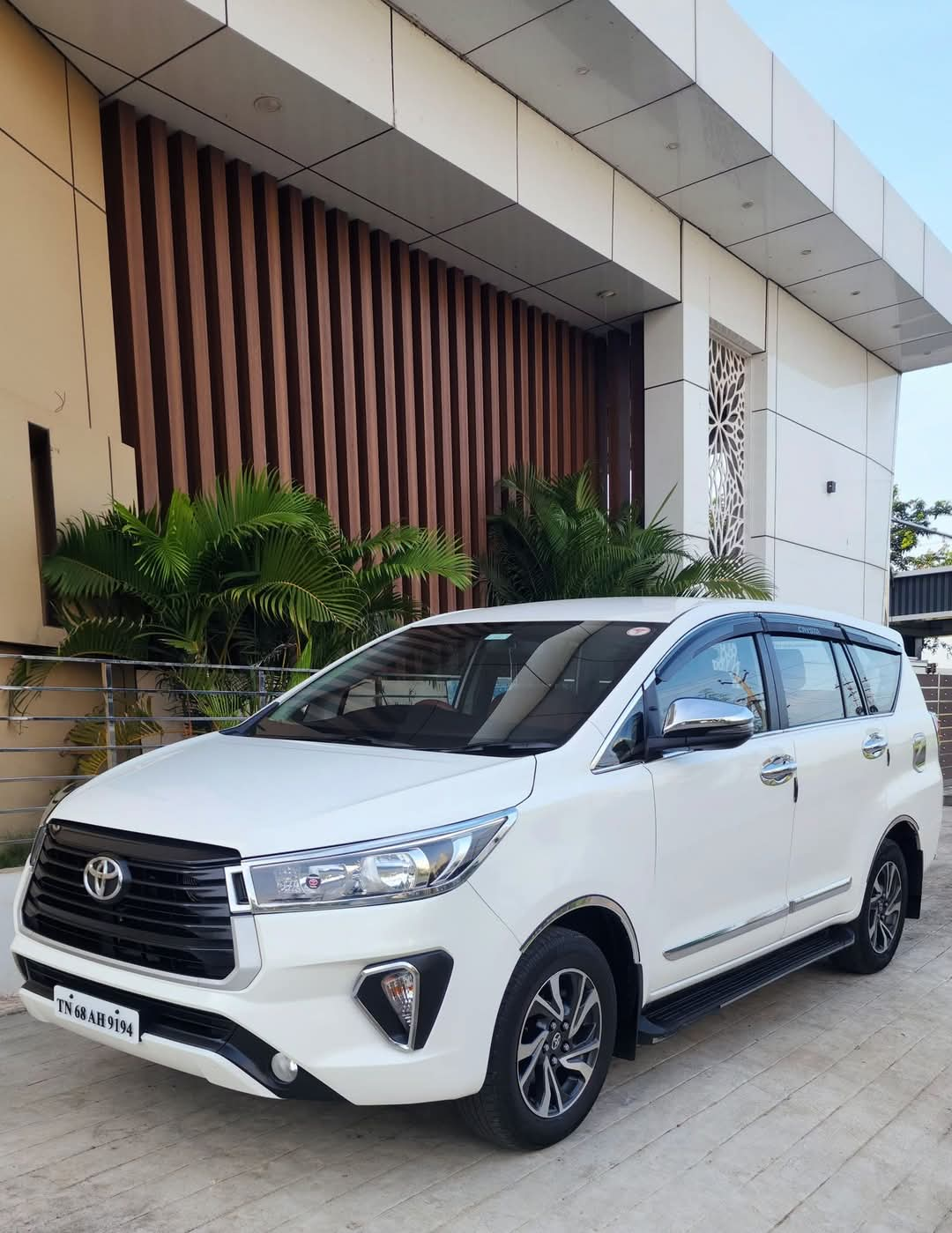 Toyota Innova Cresta 2022 – GX Plus Automatic