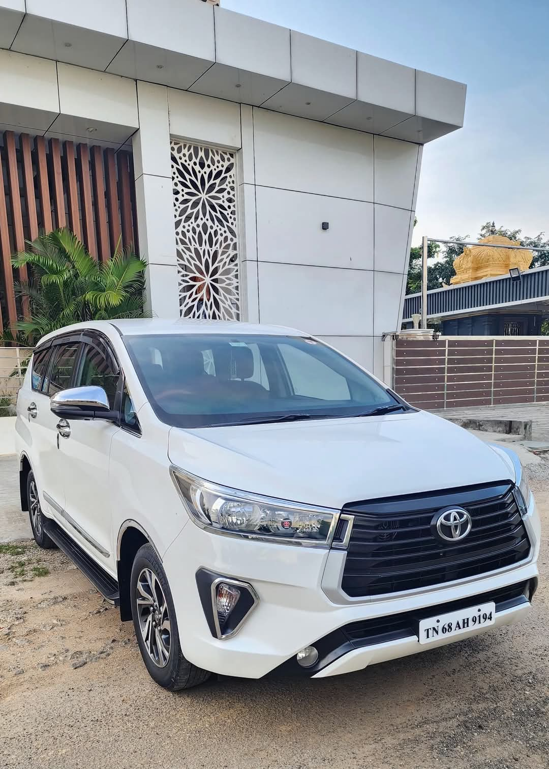 Toyota Innova Cresta 2022 – GX Plus Automatic