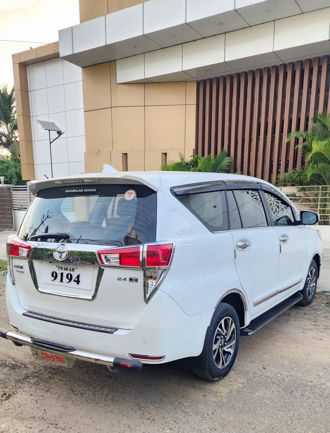 Toyota Innova Cresta 2022 – GX Plus Automatic