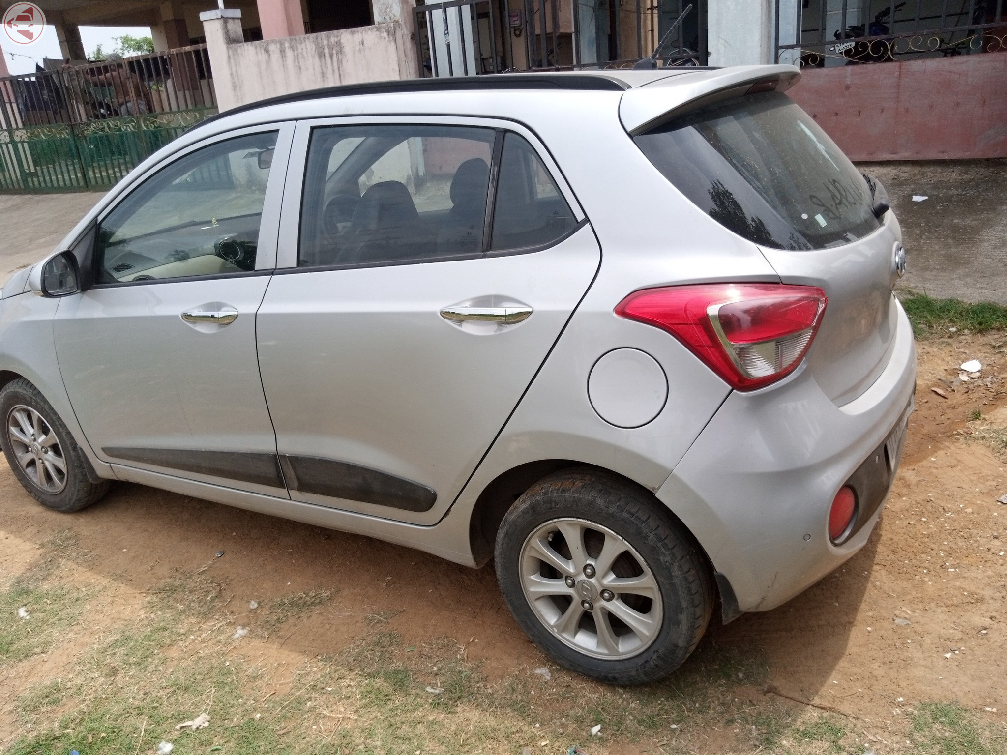 2015 Hyundai Grand i10 Asta | Diesel | 22 kmpl | Chennai | ₹3.75L