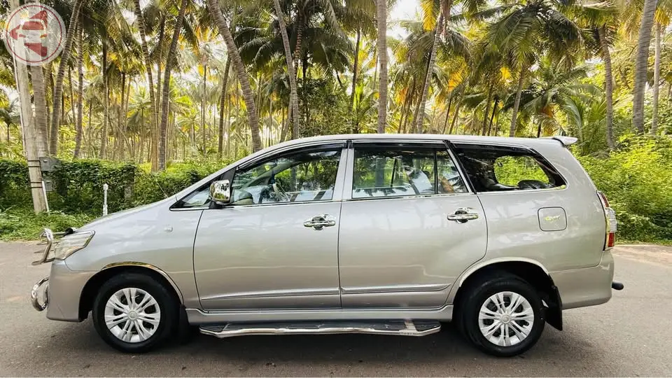 2015 Toyota Innova GX | Second Owner | ₹10.9L | 1.85L KM | Insurance till 2026.