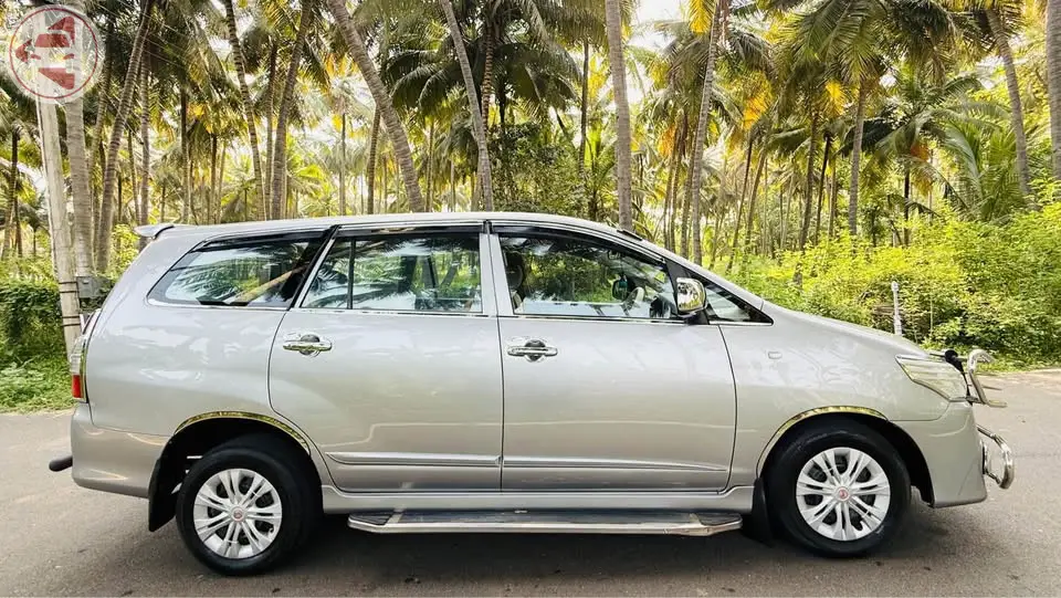 2015 Toyota Innova GX | Second Owner | ₹10.9L | 1.85L KM | Insurance till 2026.